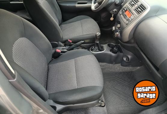 Autos - Nissan March Sense 2015 Nafta 98000Km - En Venta