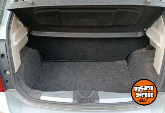 Autos - Nissan March Sense 2015 Nafta 98000Km - En Venta