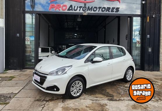 Autos - Peugeot 208 Allure Nav Touch 2017 Nafta 93200Km - En Venta