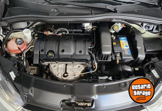 Autos - Peugeot 208 Allure Nav Touch 2017 Nafta 93200Km - En Venta