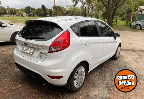 Autos - Ford Fiesta Kinetic 2017 Nafta 220000Km - En Venta