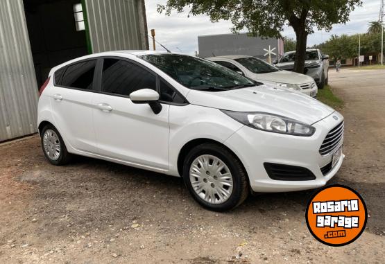 Autos - Ford Fiesta Kinetic 2017 Nafta 220000Km - En Venta