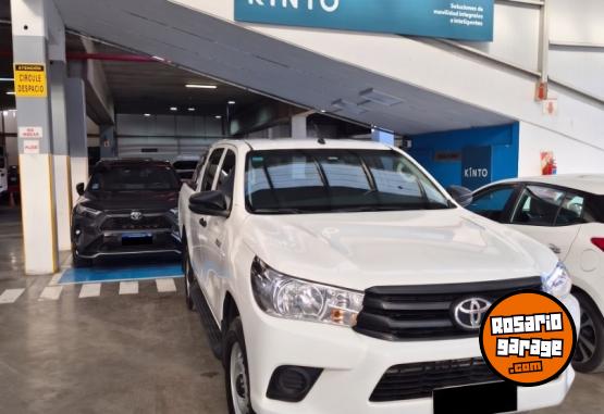 Camionetas - Toyota Hilux DX DC 4x2 2024 Diesel 24800Km - En Venta
