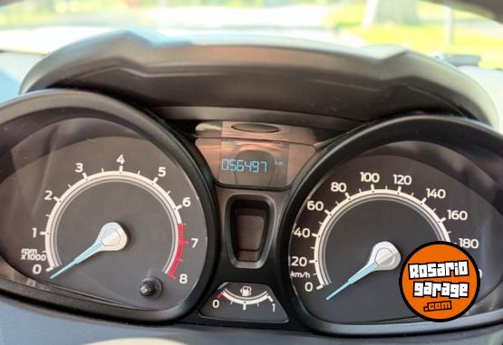 Autos - Ford Fiesta SE PLUS 2019 Nafta 57000Km - En Venta