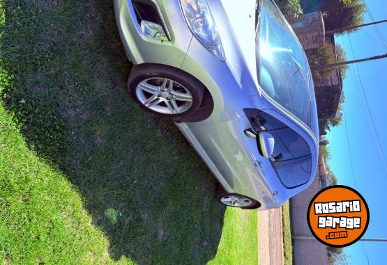 Autos - Peugeot 308 feline 2015 Diesel 166000Km - En Venta