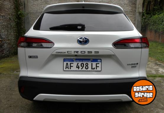 Autos - Toyota Corolla Cross SEG Hibr. 2022 Electrico / Hibrido 16900Km - En Venta