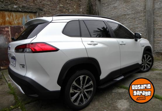 Autos - Toyota Corolla Cross SEG Hibr. 2022 Electrico / Hibrido 16900Km - En Venta
