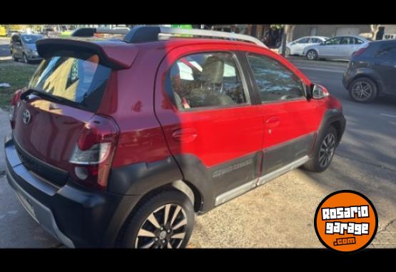 Autos - Toyota Cross 2015 Nafta 70000Km - En Venta