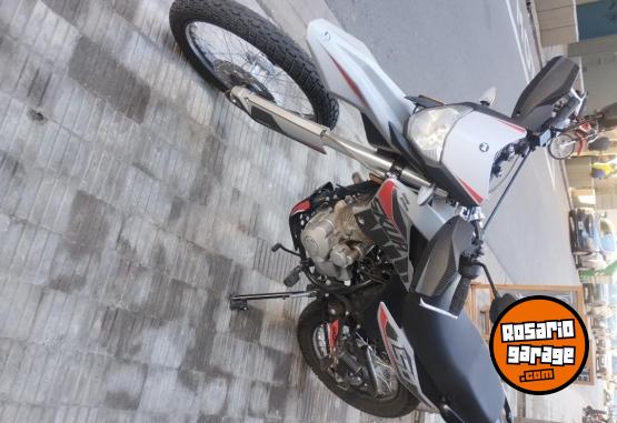 Motos - Motomel Skua Silver Edition 2025 Nafta 2900Km - En Venta