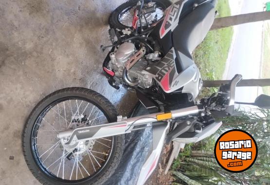 Motos - Motomel Skua Silver Edition 2025 Nafta 2900Km - En Venta