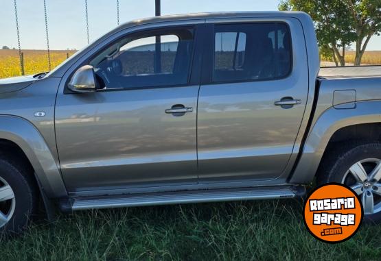 Camionetas - Volkswagen Amarok Highline 180 cv 2024 Diesel 33000Km - En Venta