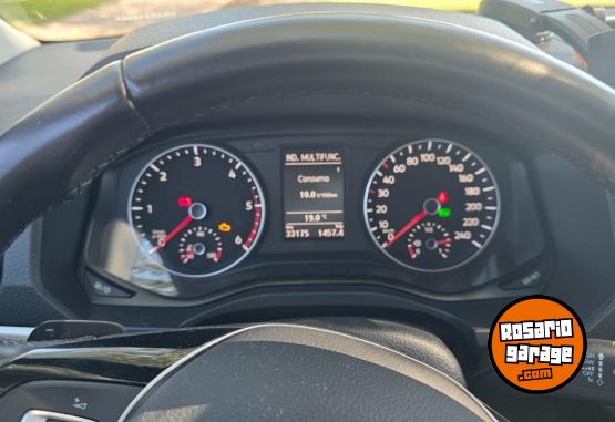 Camionetas - Volkswagen Amarok Highline 180 cv 2024 Diesel 33000Km - En Venta