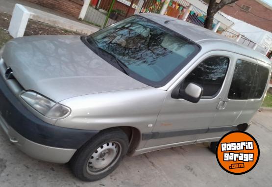 Utilitarios - Peugeot Partner patagonia 2007 Diesel 225000Km - En Venta