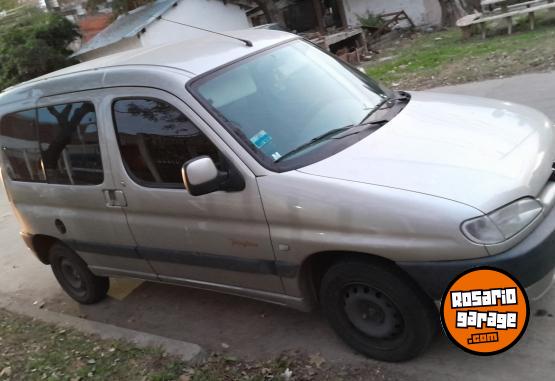 Utilitarios - Peugeot Partner patagonia 2007 Diesel 225000Km - En Venta