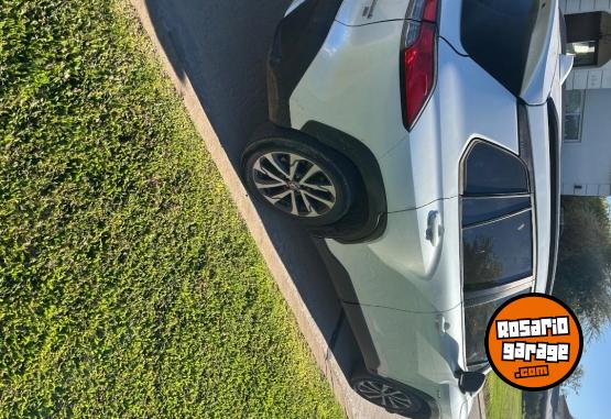 Autos - Toyota Corolla cross xei h�brido 2022 Electrico / Hibrido 67000Km - En Venta