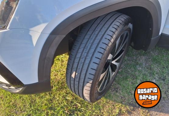 Autos - Volkswagen Taos HIGHLINE AT 2021 Nafta 31000Km - En Venta