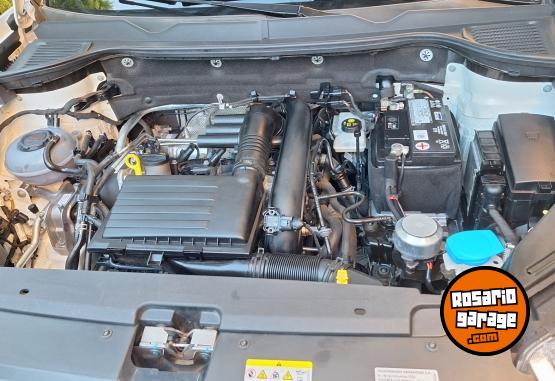 Autos - Volkswagen Taos HIGHLINE AT 2021 Nafta 31000Km - En Venta