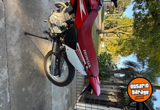 Motos - Honda Tornado 2022 Nafta 3300Km - En Venta