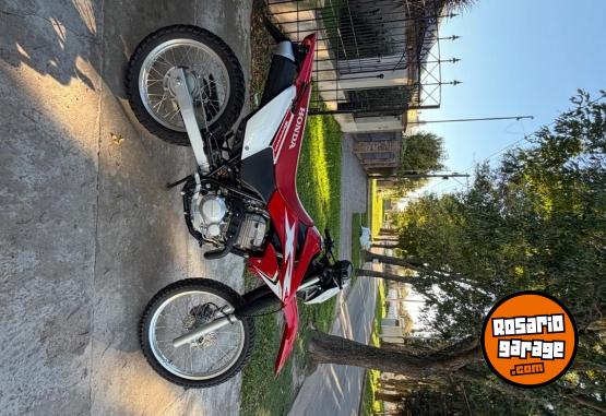 Motos - Honda Tornado 2022 Nafta 3300Km - En Venta