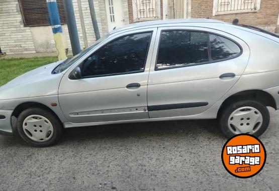 Autos - Renault Megane 1998 Nafta 100000Km - En Venta