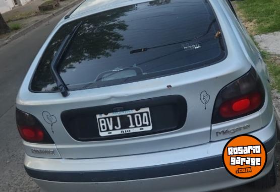 Autos - Renault Megane 1998 Nafta 100000Km - En Venta