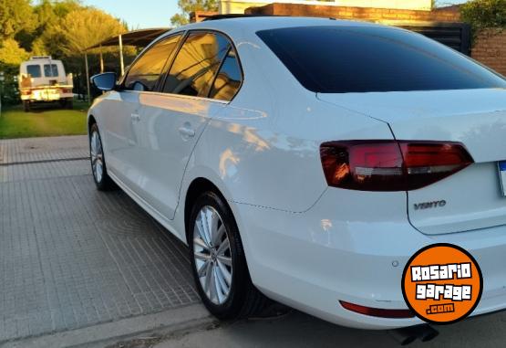 Autos - Volkswagen Vento Highline 2018 Nafta 106000Km - En Venta