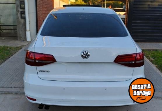 Autos - Volkswagen Vento Highline 2018 Nafta 106000Km - En Venta