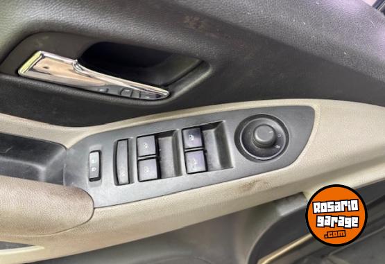 Autos - Chevrolet Tracker 1.8 LTZ Aw 2015 GNC 183600Km - En Venta