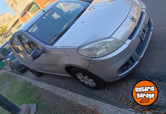 Autos - Renault Sandero 2011 Nafta 200000Km - En Venta