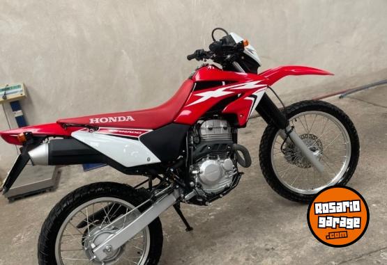 Motos - Honda Tornado 2018 Nafta 6500Km - En Venta