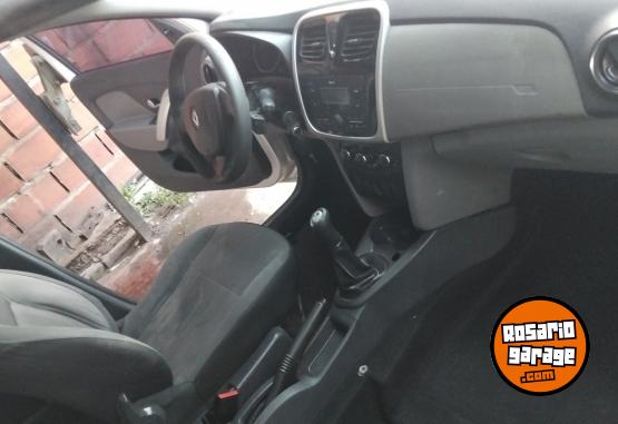 Autos - Renault Logan 8valvula 2016 Nafta 111111Km - En Venta