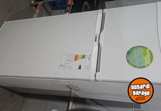 Hogar - Heladera con frezer semi  nueva 6 meses de uso - En Venta