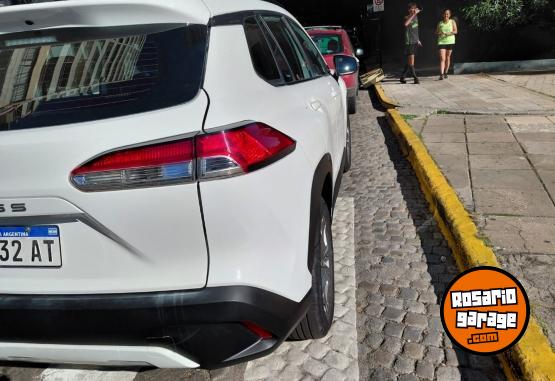 Autos - Toyota COROLLA CROSS 2.0 XLI CVT 2023 Nafta 21700Km - En Venta