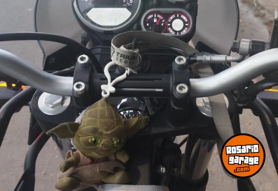 Motos - Royal Enfield Himalaya 2023 Nafta 8000Km - En Venta