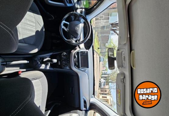 Autos - Peugeot 208 Allure plus 2017 Nafta 218000Km - En Venta