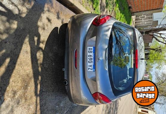 Autos - Peugeot 208 Allure plus 2017 Nafta 218000Km - En Venta