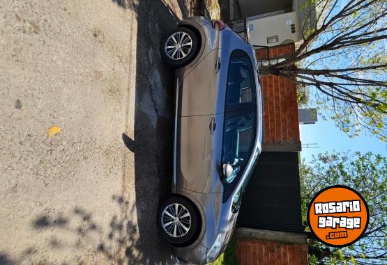 Autos - Peugeot 208 Allure plus 2017 Nafta 218000Km - En Venta