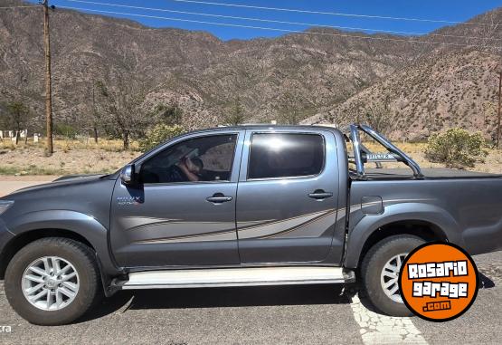 Camionetas - Toyota Hilux 2015 Diesel 220000Km - En Venta