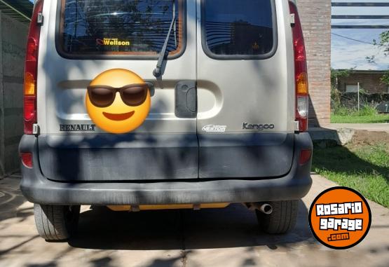 Utilitarios - Renault Kangoo 2011 Nafta 200000Km - En Venta