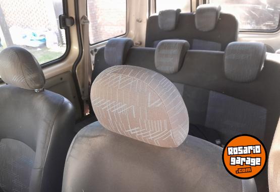 Utilitarios - Renault Kangoo 2011 Nafta 200000Km - En Venta