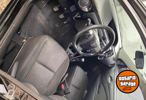 Autos - Toyota Etios 2014 Nafta 142000Km - En Venta
