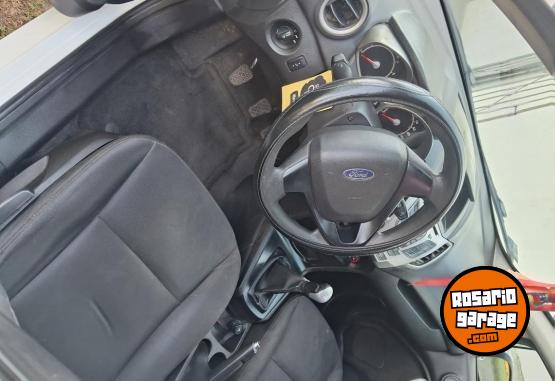 Autos - Ford 2012 5ptas 2012 Nafta 169000Km - En Venta