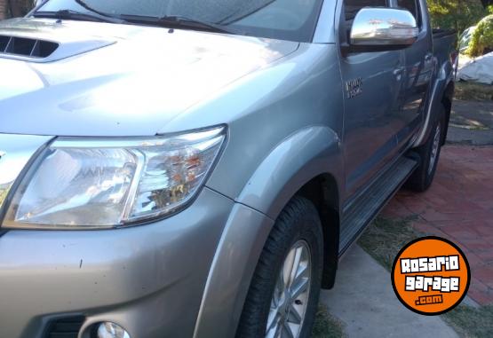 Camionetas - Toyota Hilux srv 2015 Diesel 265000Km - En Venta