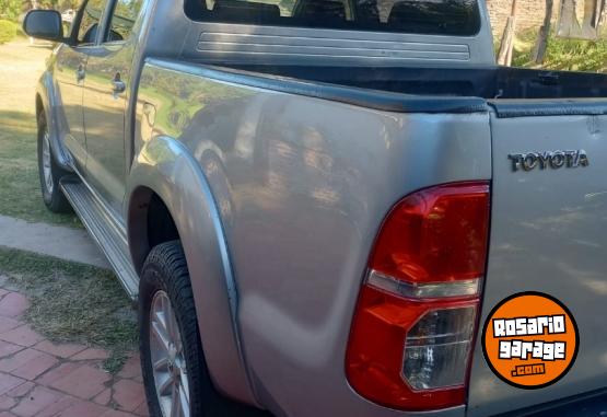 Camionetas - Toyota Hilux srv 2015 Diesel 265000Km - En Venta