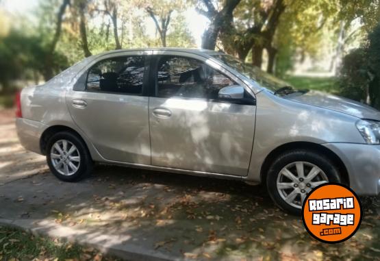 Autos - Toyota Etios 2016 Nafta 85000Km - En Venta
