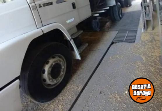 Camiones y Gr�as - Mercedes 1620l - En Venta