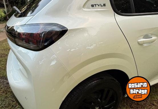 Autos - Peugeot 208 Style 2023 Nafta 25800Km - En Venta