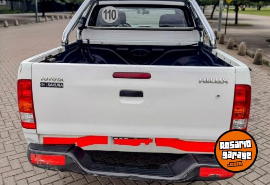 Camionetas - Toyota HILUX DX PACK 2.5 TD 2010 Diesel 200000Km - En Venta