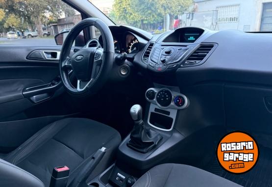 Autos - Ford Fiesta Kinetic 2014 Nafta 147500Km - En Venta
