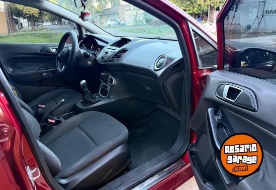 Autos - Ford Fiesta Kinetic 2014 Nafta 147500Km - En Venta